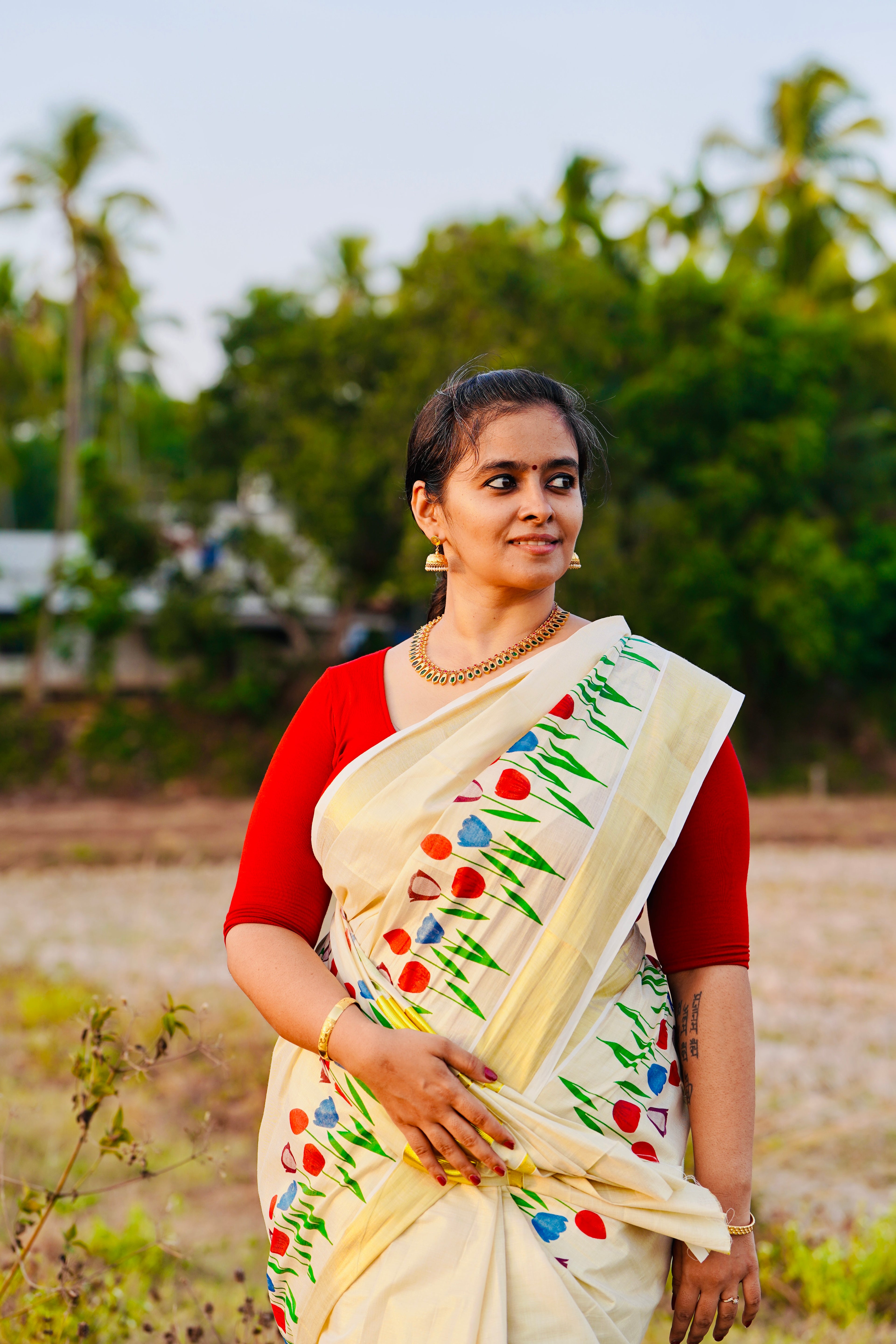 3×3 Golden Tissue Plain Kasavu Saree with Four Color Print