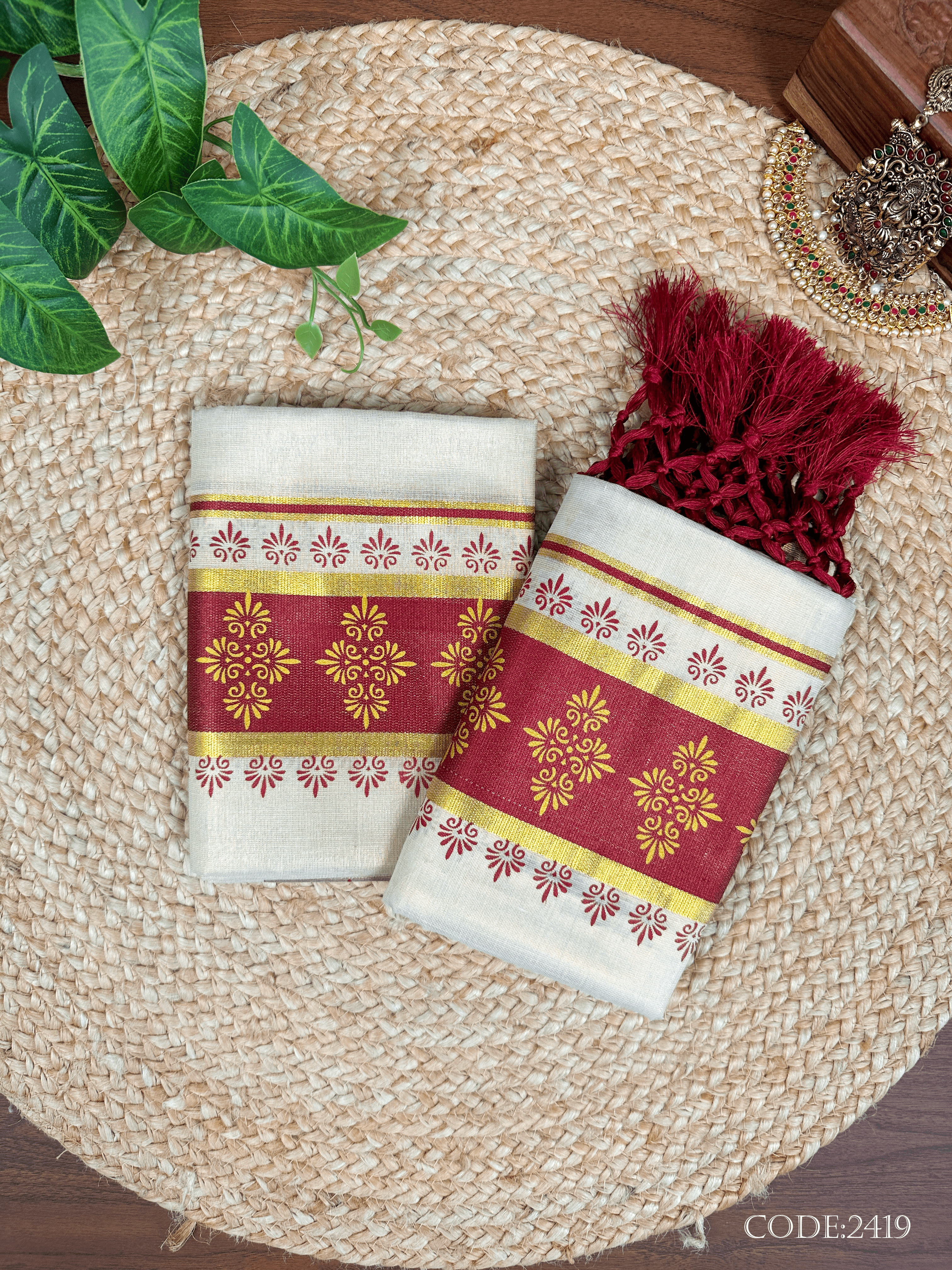 3-Inch Golden Tissue Kottaran Set Mundu with Kunjalam