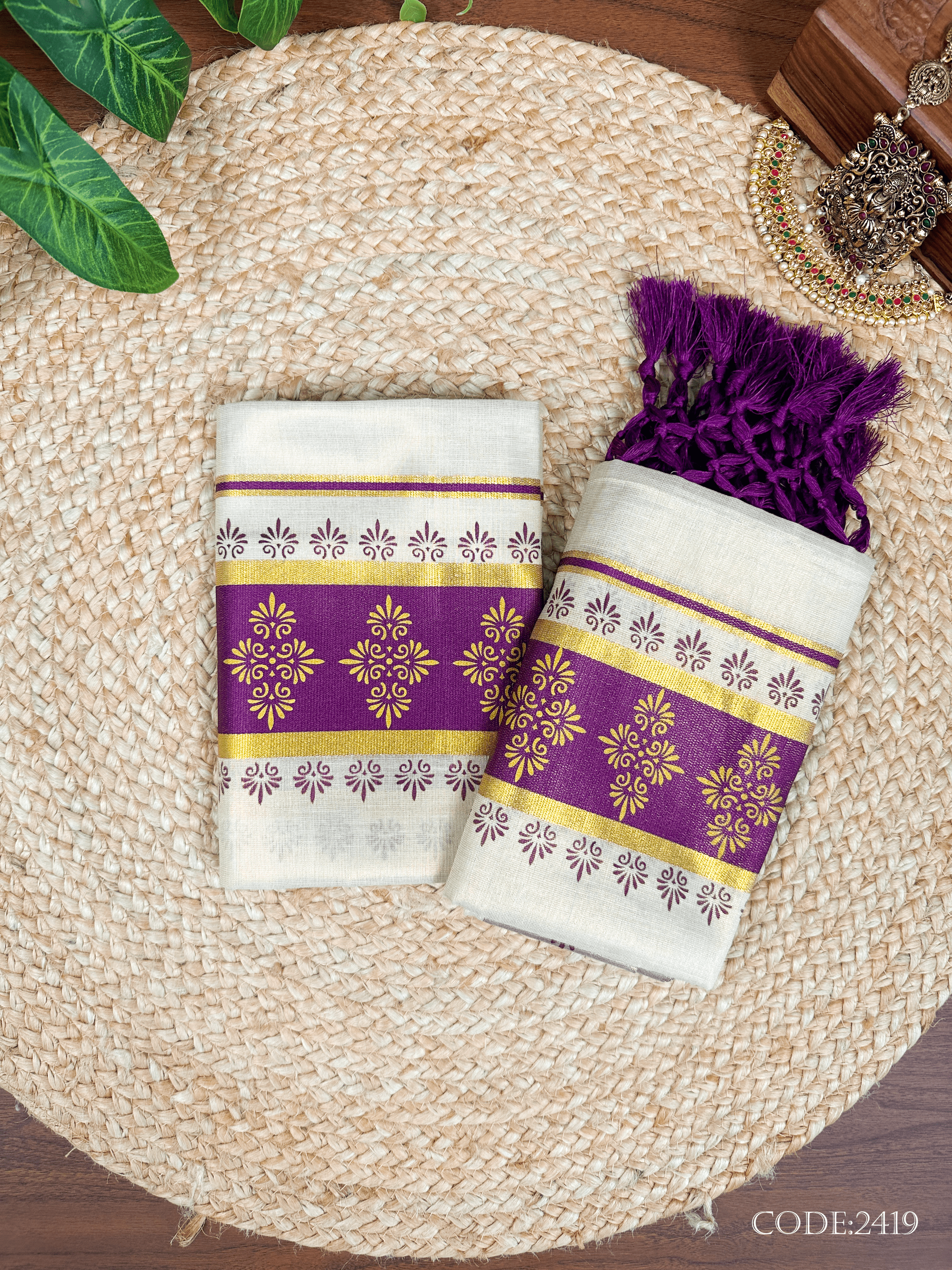 3-Inch Golden Tissue Kottaran Set Mundu with Kunjalam