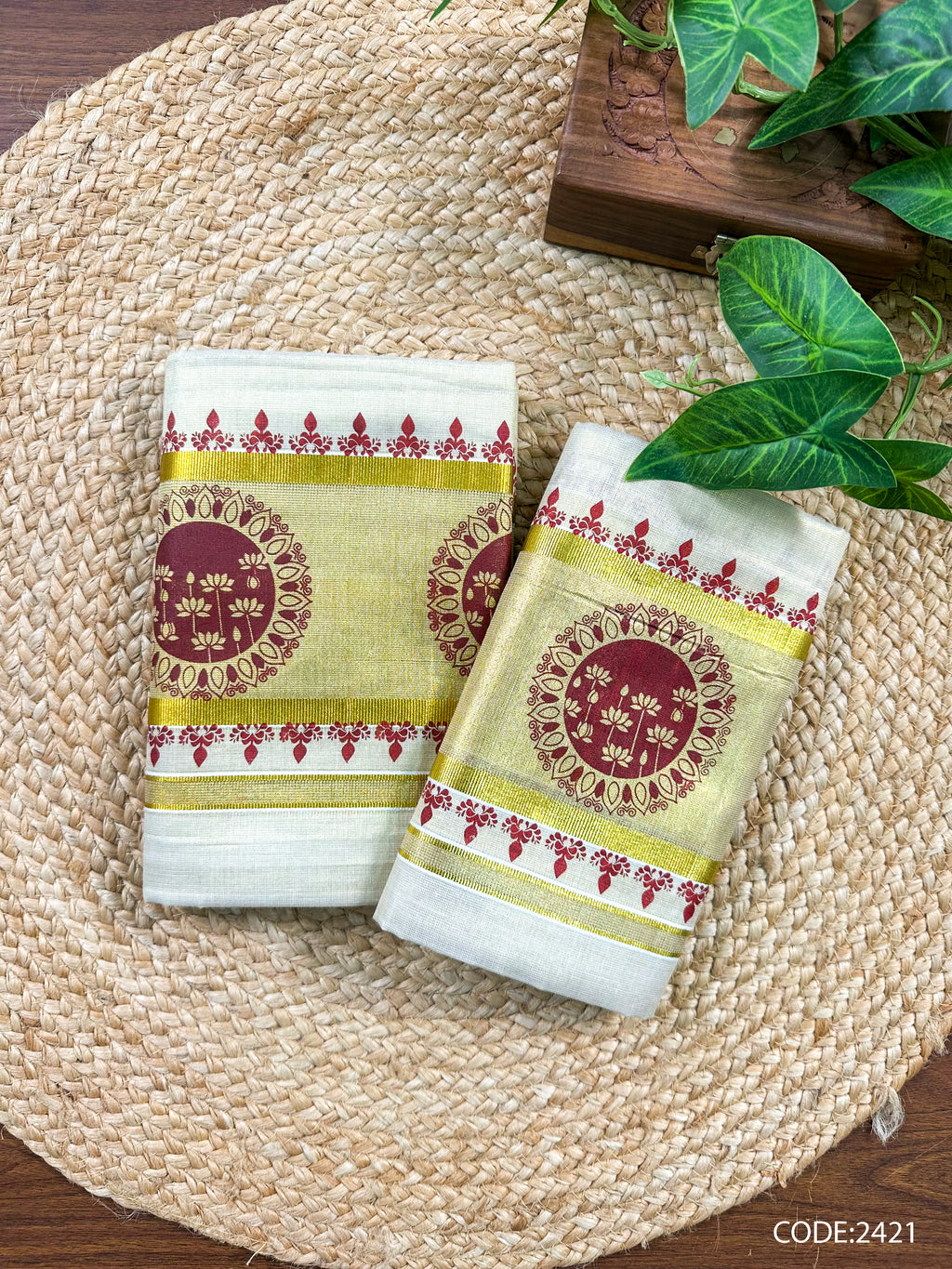 Centre gap set Mundu Ring Lotus print with 2 side chittam