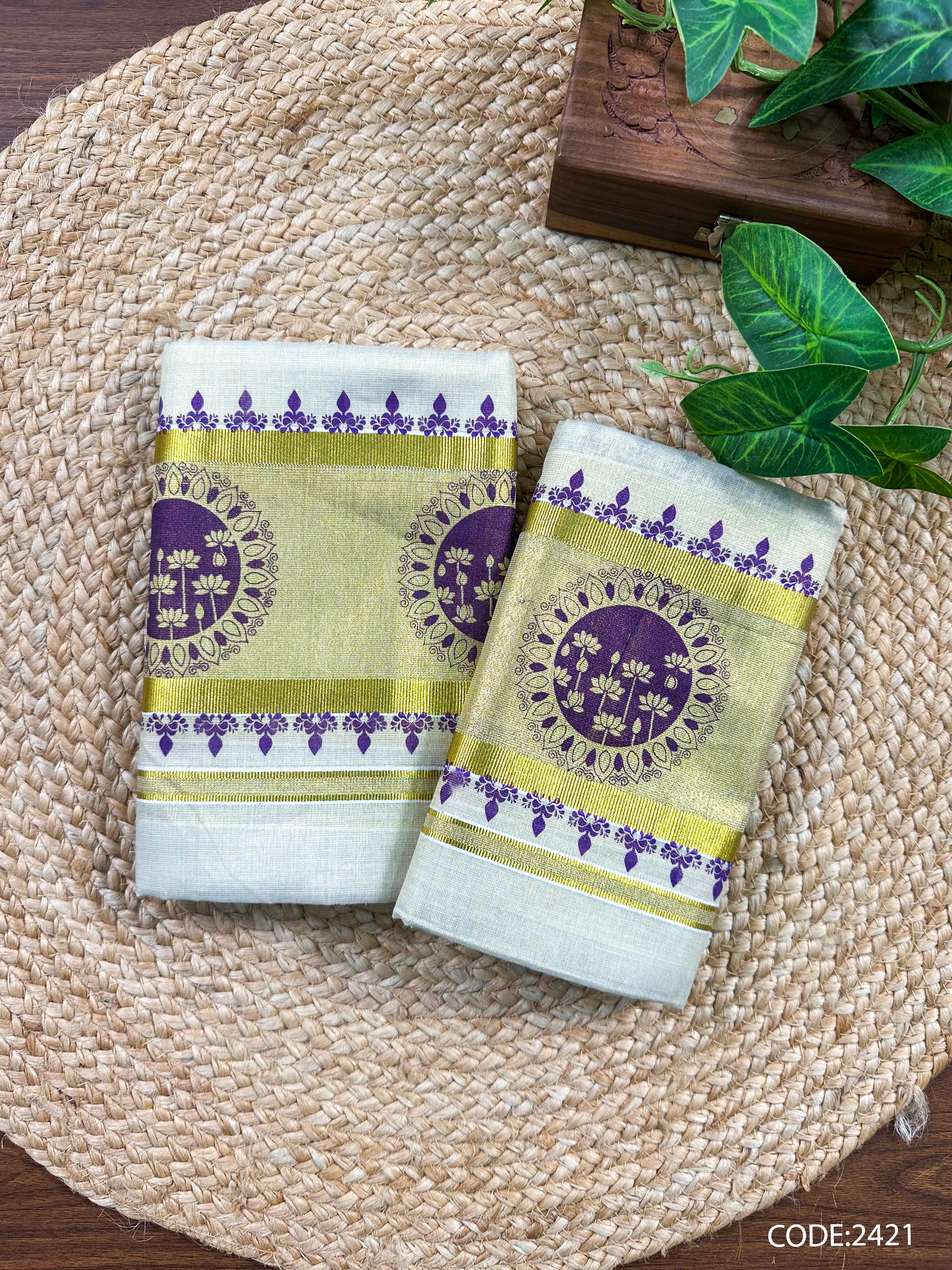 Centre gap set Mundu Ring Lotus print with 2 side chittam